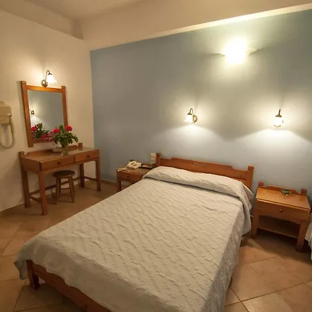 Hotel Cyclades Finikas (Syros)