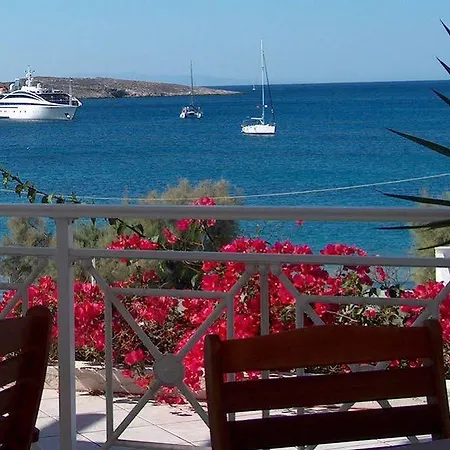 Cyclades 2* Finikas (Syros)