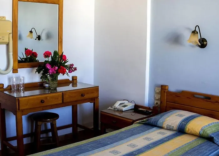 Cyclades Finikas (Syros)